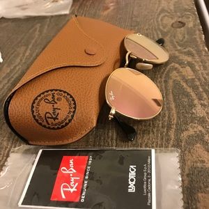 Round  mirrored Raybans